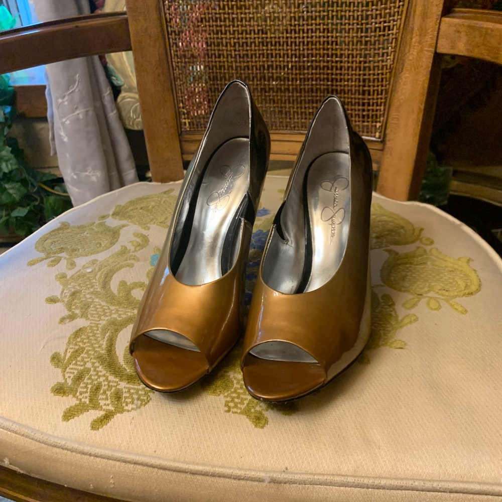 Jessica Simpson EUC peep toe heels size 8B